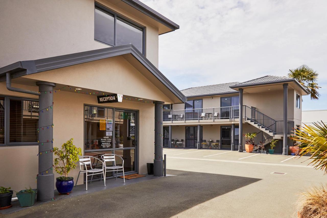 Blenheim Palms Motel Esterno foto