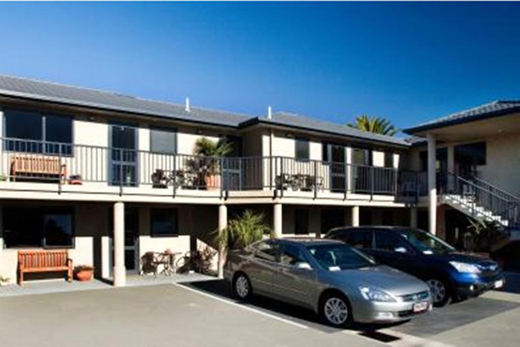 Blenheim Palms Motel Esterno foto