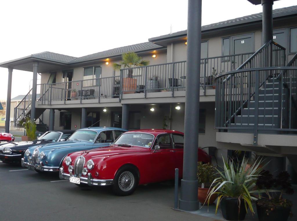Blenheim Palms Motel Esterno foto